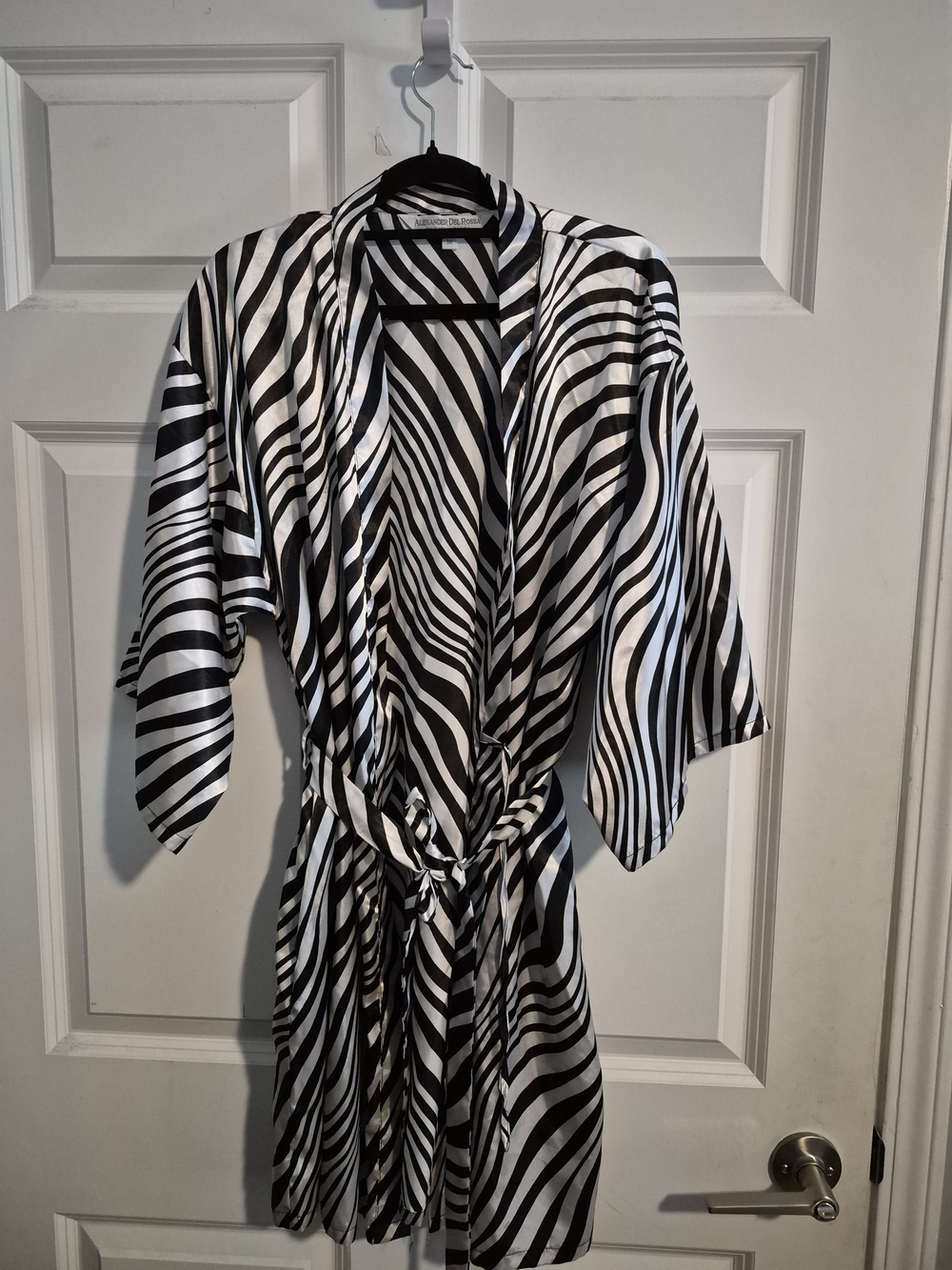 Alexander Del Rossa Zebra Print Satin Kimono Robe Mob Wife Old Money Cozy M